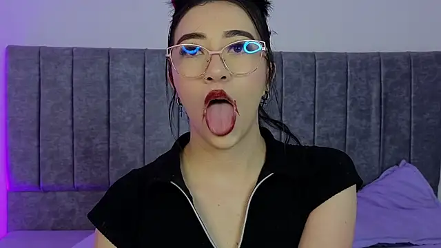 Snapshot of GabbieHill chatting on 10-21-25, 07:36 GabbieHill online show from 10-21-25, 07:36