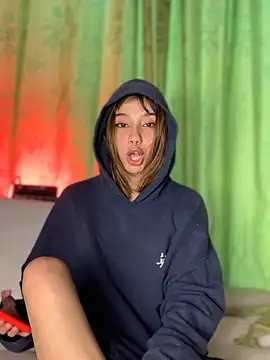 Snapshot of MiaaCute- chatting on 10-22-25, 09:03 MiaaCute- online show from 10-22-25, 09:03