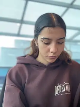 Snapshot of MiaaCute- chatting on 10-27-25, 09:19 MiaaCute- online show from 10-27-25, 09:19