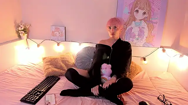 Strawberry Kitty  online show from 10-18-25, 04:37