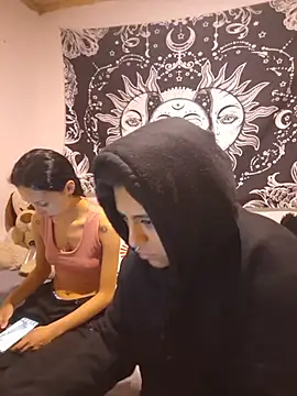 Snapshot of emily_n_abby chatting on 07-21-26, 01:02 emily n abby online show from 07-21-26, 01:02
