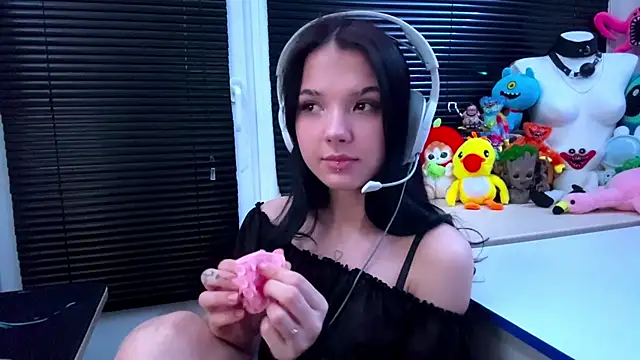 HanaMantanaDell online show from 10-17-25, 01:14