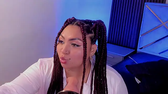 Halleyrosse online show from 11-21-25, 04:00