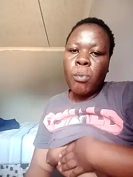 Roronae online show from 03-18-26, 12:19