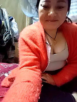 Snapshot of Sinhlinh2020 chatting on 02-19-26, 01:23 Sinhlinh2020 online show from 02-19-26, 01:23