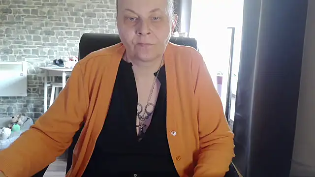 Diamond Bite online show from 10-22-25, 08:25