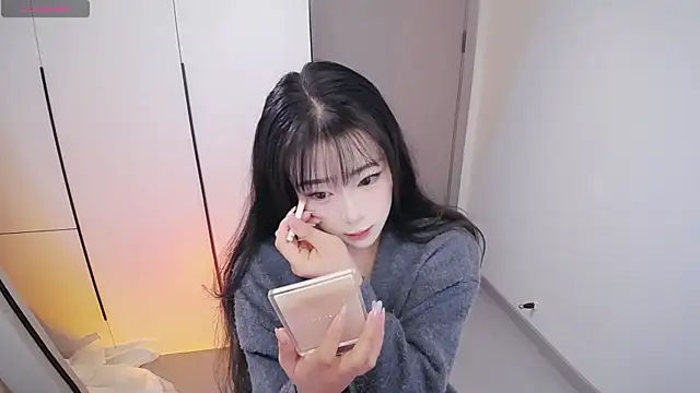 Kinadolly online show from 11-24-25, 01:00