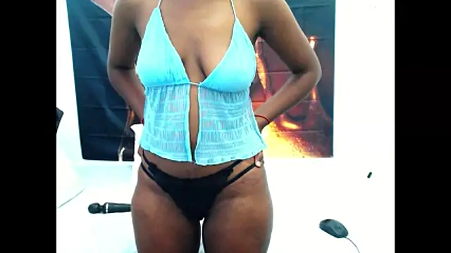 Snapshot of AfricanBarbiee69 chatting on 05-10-26, 11:15 AfricanBarbiee69 online show from 05-10-26, 11:15