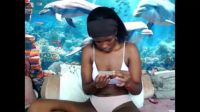 Snapshot of AfricanBarbiee69 chatting on 05-19-26, 10:43 AfricanBarbiee69 online show from 05-19-26, 10:43