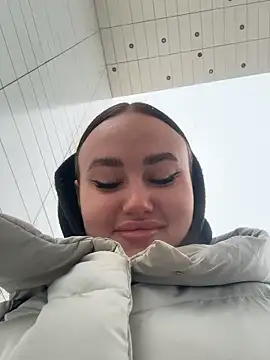 KiraSunshine online show from 11-05-25, 03:17