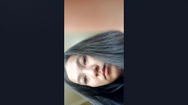 LinneaHyles online show from 10-29-25, 06:37