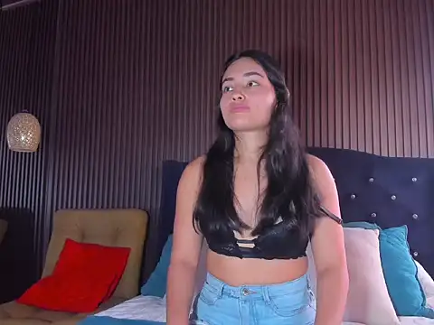 ViolettRouse online show from 11-16-25, 04:56