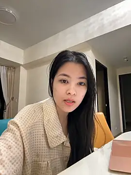 Minhee22 online show from 10-21-25, 04:41