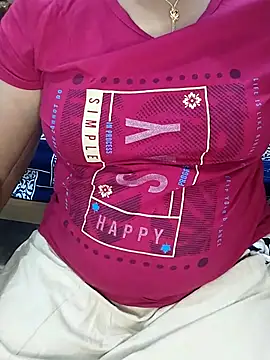 Snapshot of Tamil_Rani03 chatting on 12-05-25, 04:03 Tamil Rani03 online show from 12-05-25, 04:03