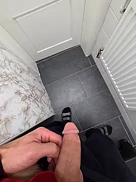 Snapshot of 16enes16 chatting on 10-19-25, 11:44 16enes16 online show from 10-19-25, 11:44