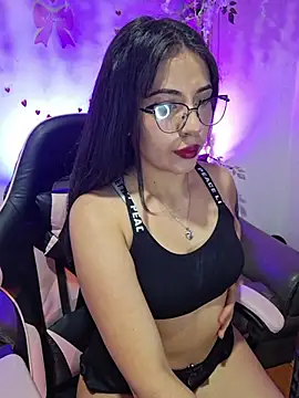 Snapshot of chloebrownn03 chatting on 05-02-26, 05:23 chloebrownn03 online show from 05-02-26, 05:23