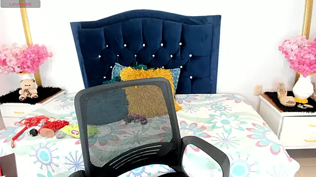 Inaya Khalifa online show from 02-28-26, 01:28