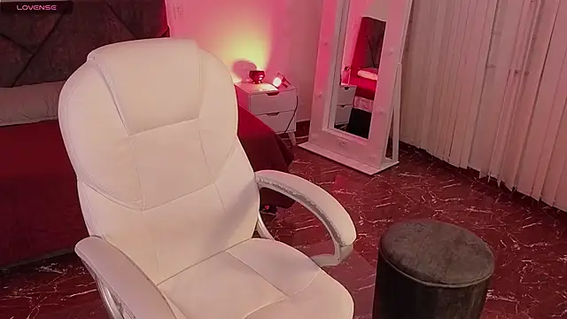 littlee red online show from 04-01-26, 08:17