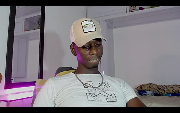 Snapshot of Black_Paradice chatting on 06-10-26, 09:46 Black Paradice online show from 06-10-26, 09:46