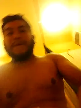 Snapshot of Travieso_21 chatting on 12-04-25, 01:04 Travieso 21 online show from 12-04-25, 01:04