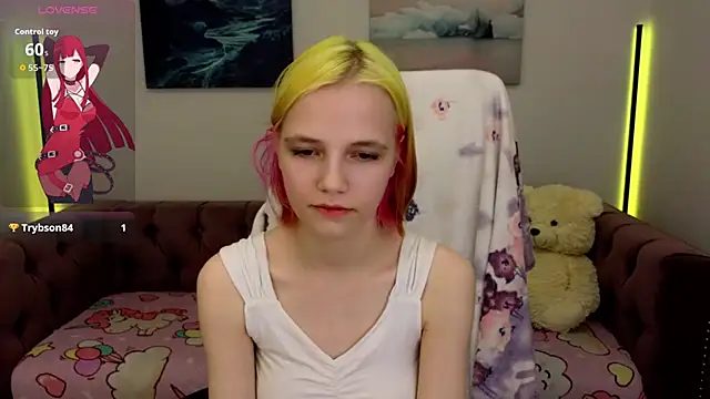 Snapshot of MitaSide chatting on 10-18-25, 09:48 MitaSide online show from 10-18-25, 09:48