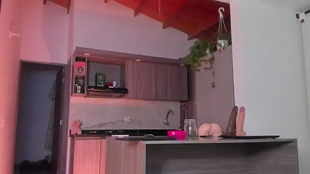 Snapshot of valeriahornier chatting on 11-15-25, 06:44 valeriahornier online show from 11-15-25, 06:44