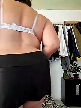 Snapshot of Alondrabb80 chatting on 11-18-25, 04:33 Alondrabb80 online show from 11-18-25, 04:33