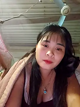 Squirrel-Pear online show from 11-22-25, 03:11