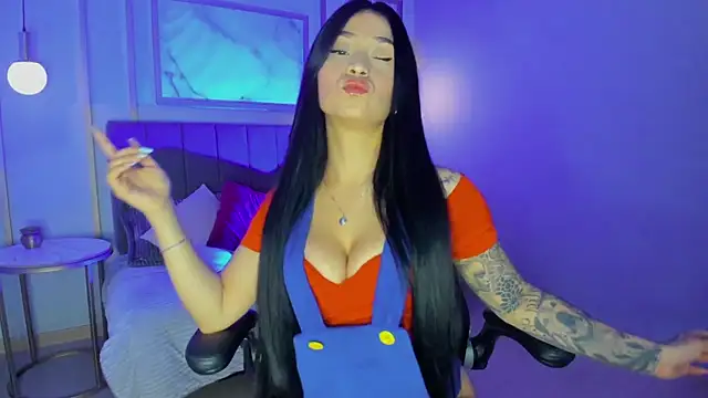 Nahome Kuperth online show from 10-26-25, 04:07