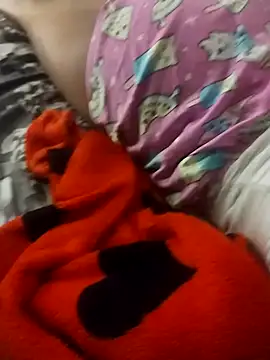 Snapshot of Casal_em_chamas chatting on 10-24-25, 04:09 Casal em chamas online show from 10-24-25, 04:09