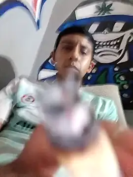 Snapshot of Pedropuente200 chatting on 12-23-25, 09:18 Pedropuente200 online show from 12-23-25, 09:18