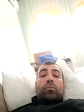 Snapshot of Bugattiveyron1 chatting on 11-29-25, 12:30 Bugattiveyron1 online show from 11-29-25, 12:30