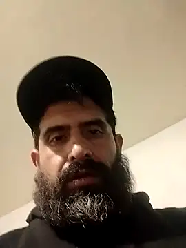 Snapshot of Oscarpalacios23 chatting on 12-18-25, 07:14 Oscarpalacios23 online show from 12-18-25, 07:14