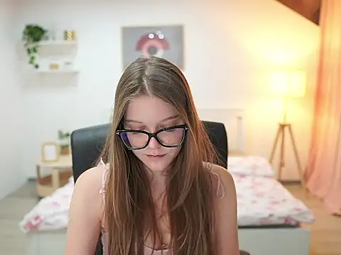 lisa mccoy  online show from 10-18-25, 01:34