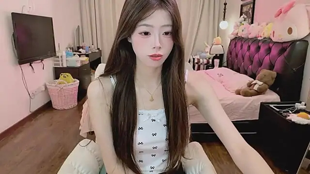 Snapshot of Onecutelittle chatting on 05-07-26, 03:17 Onecutelittle online show from 05-07-26, 03:17