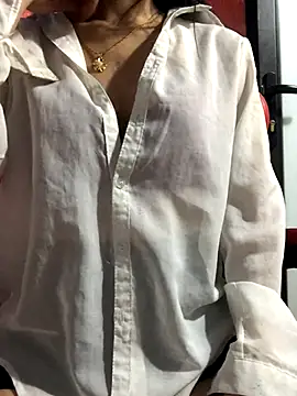 Kylie beem online show from 10-27-25, 01:42