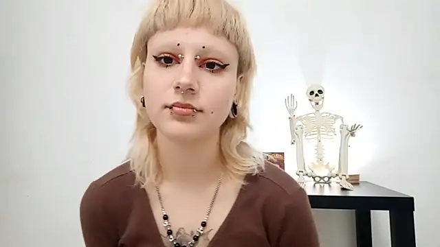 Snapshot of VetaBeghtol chatting on 10-22-25, 02:50 VetaBeghtol online show from 10-22-25, 02:50