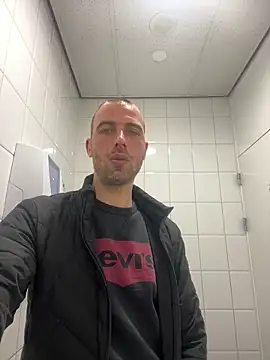 Rotteei1 online show from 04-17-26, 01:25