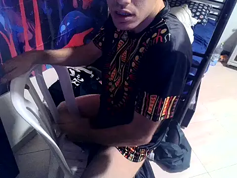 Snapshot of oraharoncohen chatting on 11-21-25, 01:59 oraharoncohen online show from 11-21-25, 01:59