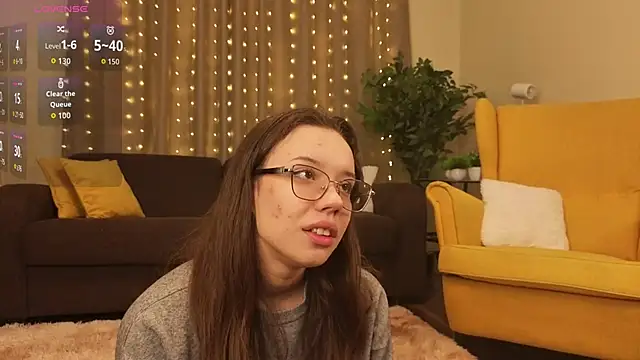 Snapshot of FabiolaCowing chatting on 11-20-25, 06:07 FabiolaCowing online show from 11-20-25, 06:07