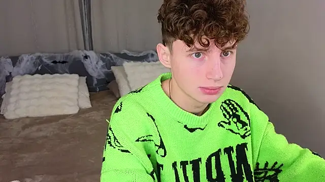 Snapshot of crisp1n chatting on 11-06-25, 02:51 crisp1n online show from 11-06-25, 02:51