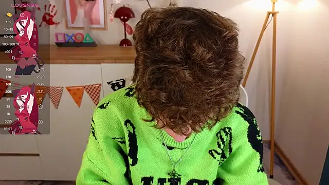 Snapshot of crisp1n chatting on 11-07-25, 03:12 crisp1n online show from 11-07-25, 03:12