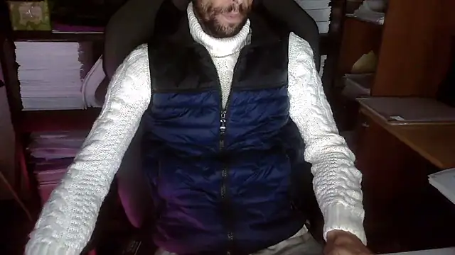 Snapshot of topg84 chatting on 10-24-25, 04:03 topg84 online show from 10-24-25, 04:03