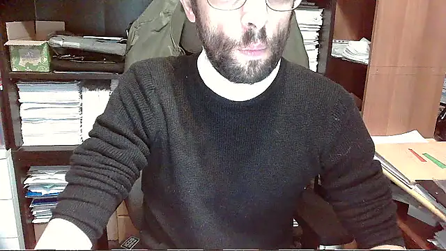 Snapshot of topg84 chatting on 11-04-25, 06:07 topg84 online show from 11-04-25, 06:07