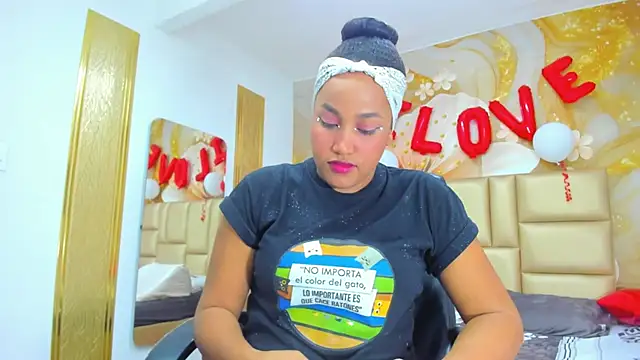 NahomiWalker  online show from 02-16-26, 07:43