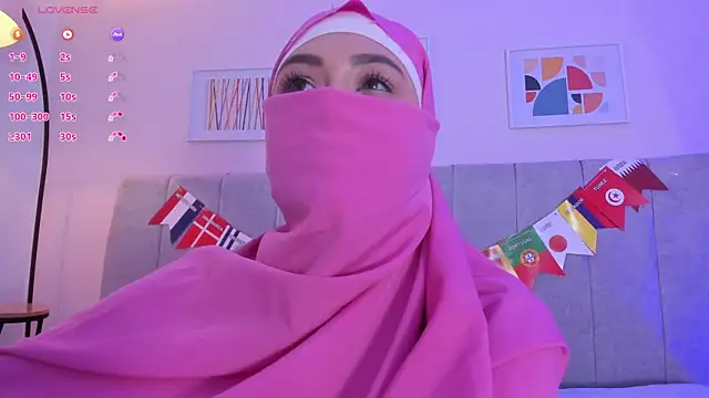 Snapshot of fatiima_ chatting on 07-03-26, 07:09 fatiima online show from 07-03-26, 07:09