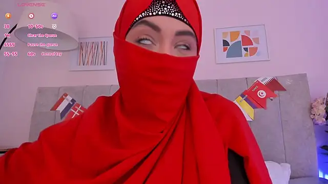 Snapshot of fatiima_ chatting on 07-04-26, 07:09 fatiima online show from 07-04-26, 07:09