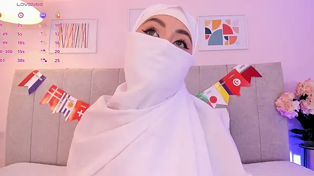 Snapshot of fatiima_ chatting on 07-11-26, 07:05 fatiima online show from 07-11-26, 07:05