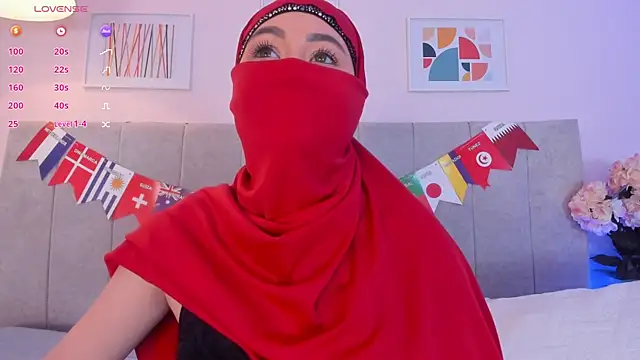 Snapshot of fatiima_ chatting on 07-18-26, 07:28 fatiima online show from 07-18-26, 07:28