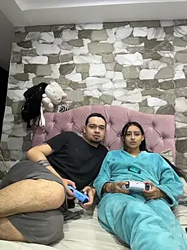 Snapshot of zelda_kuro chatting on 11-27-25, 03:19 zelda kuro online show from 11-27-25, 03:19